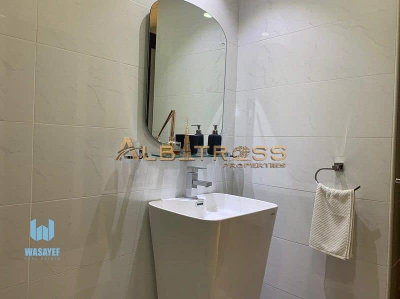 7 SEMI FURNISHED /IDEAL LOCATION /CANAL VIEW.
