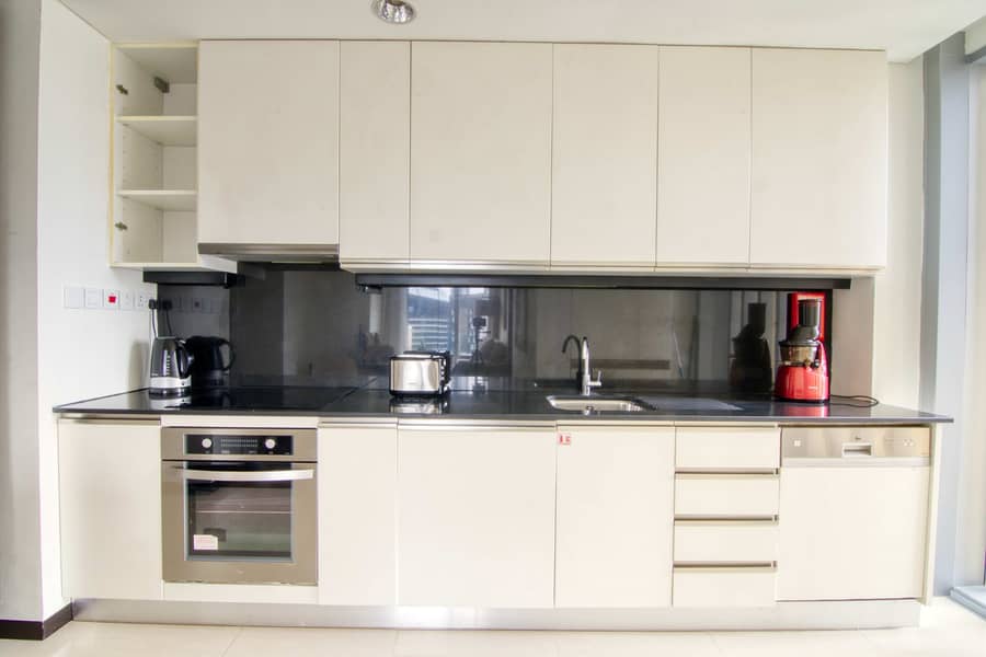 7 Kitchen. jpg