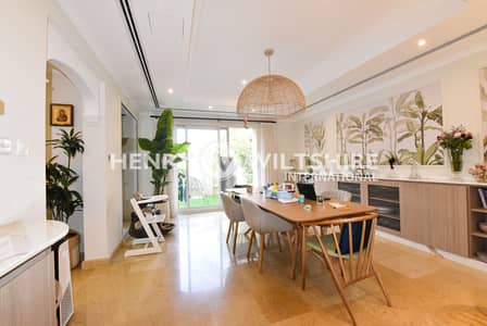 4 Bedroom Villa for Sale in Saadiyat Island, Abu Dhabi - Living Hall 2. jpg