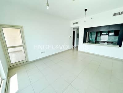 1 Bedroom Flat for Rent in The Views, Dubai - Beautiful View | Vacant | Chiller Free | Spacious