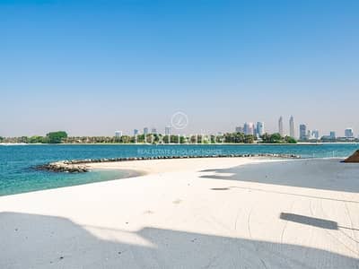 5 Bedroom Villa for Rent in Palm Jumeirah, Dubai - Beautiful Burj Al Arab View | Private Beach Access