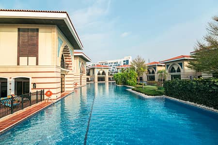 5 Bedroom Villa for Sale in Palm Jumeirah, Dubai - w-O08A5393-640. jpg