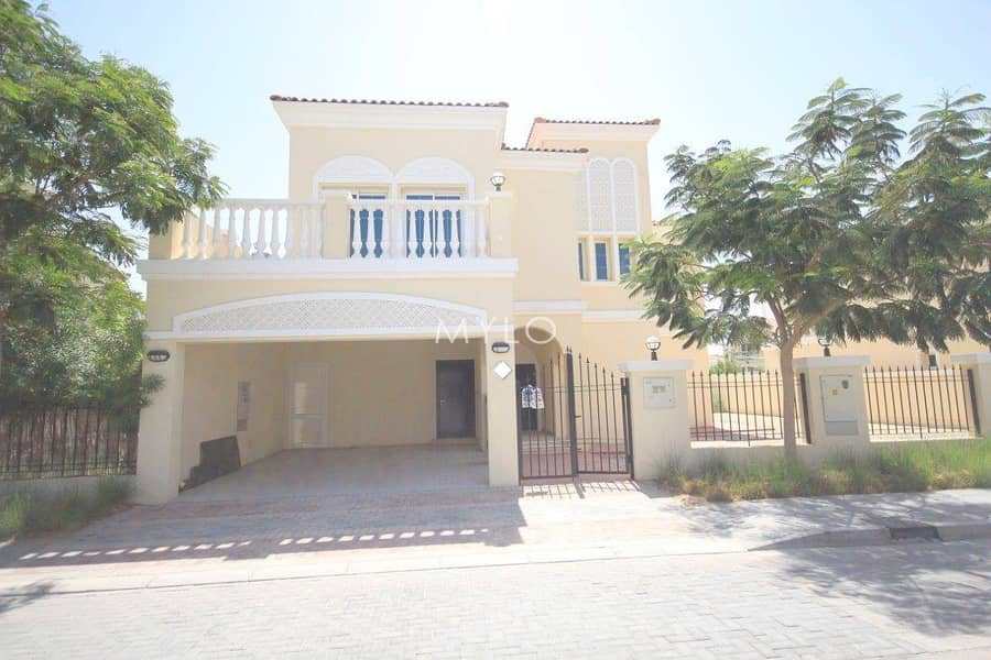 For Sale 5 Bedroom Villa Away from Cables