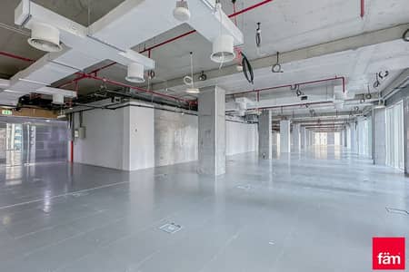 Office for Rent in Jumeirah Beach Residence (JBR), Dubai - Semi-Fitted Half Floor Office in Dubai Marina