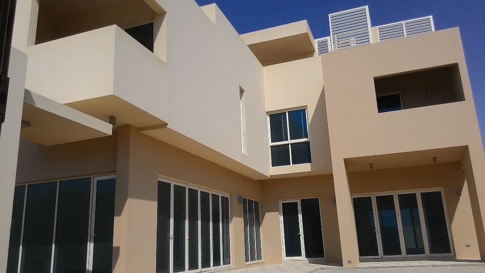 LARGE  5 BHK VILLA READY TO MOVE ONLY 140K  WITH  1  MONTH FREE