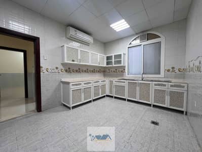 شقة 3 غرف نوم للايجار في بني ياس، أبوظبي - ICXV0jHlQI5CXXxfMt078OqnMjnvWufrbxRNuT88