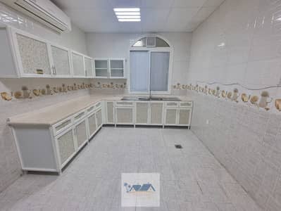 شقة 4 غرف نوم للايجار في بني ياس، أبوظبي - 0KphwJpAELUijqmWJwGVBjYqv7N3qCHXZ2ORYDaX