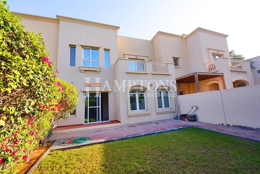 Spacious 3 b/r villa with Maids