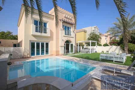 4 Bedroom Villa for Rent in Dubai Sports City, Dubai - Private Pool