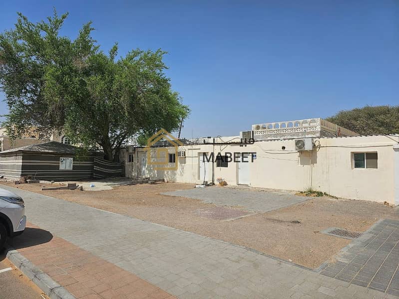 Investment opportunity!!!! For sale, old house consisting of ten