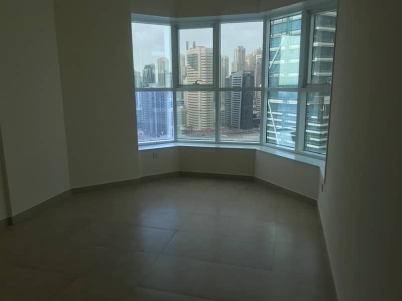 Brand new studio with amazing view AED 40,000 in multiple cheques.
