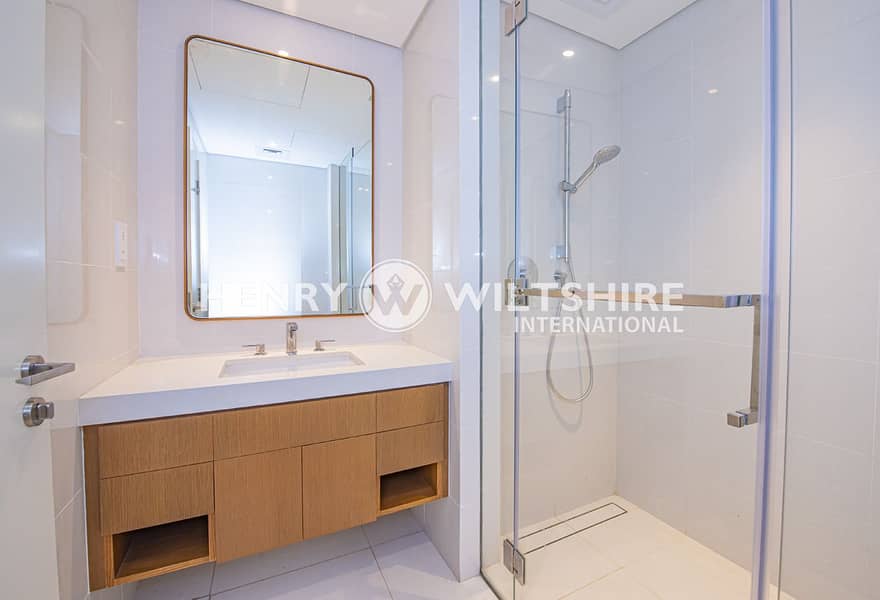 15 4BR Apt - Photo 19. jpg