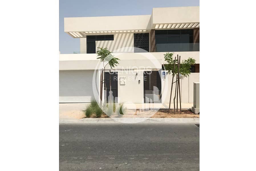 5 BR Villa in West Yas with a Huge Plot