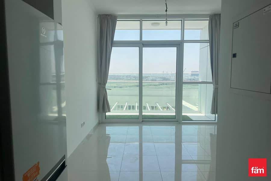 Spacious Studio | vacant | motivated Seller Spacious Studio | vacant | motivated Seller