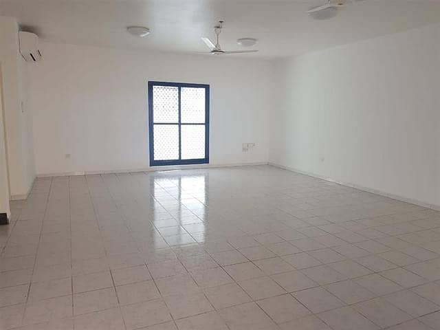 3 ***** BUMPER OFFER - Huge 4Bhk Duplex Villa Available in Sharqan Area in Low Rents *****