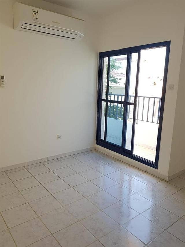 9 ***** BUMPER OFFER - Huge 4Bhk Duplex Villa Available in Sharqan Area in Low Rents *****