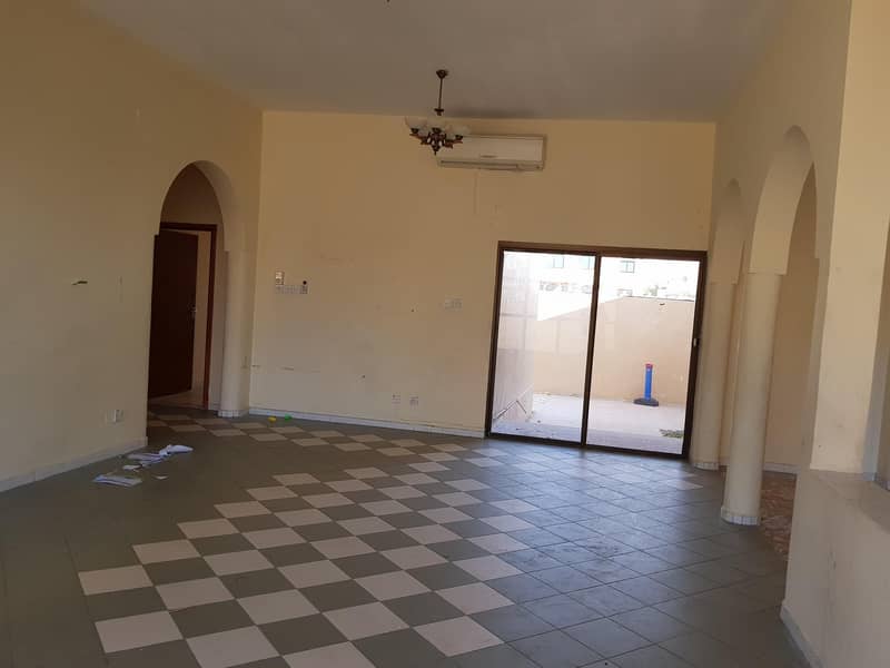 5 ***** Super Huge 3Bhk Single Storey Villa Available in Al Mirgab Area in Low Rents *****
