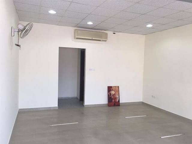 Full Ready Shop, Best  location NET to Owner  FOR SALE