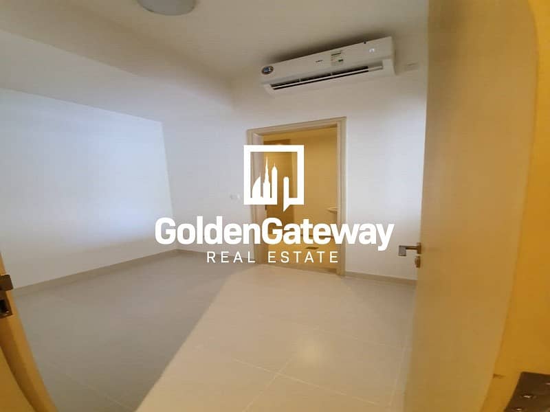 Type J (End Unit) - 3 B/R + M + S | Near to Park Type J (End Unit) - 3 B/R + M + S | Near to Park