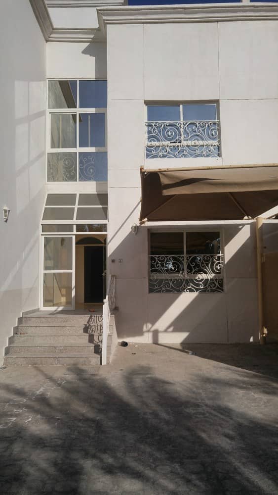 Gorgeous 5 Masters bedroom Villa  in Khalifa City A. Only 160K.
