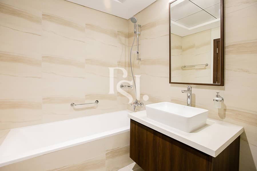 16 reflection-al-reem-island-shams-abu-dhabi-master-bathroom (4). JPG