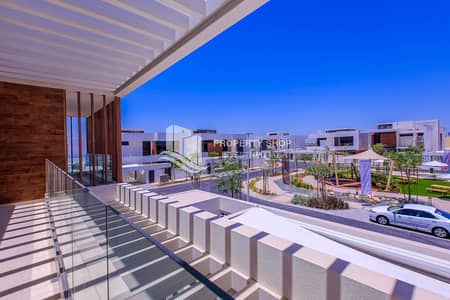 4 Bedroom Villa for Sale in Yas Island, Abu Dhabi - 5-bedroom-villa-abu-dhabi-yas-island-west-yas-view-fr-terrace. JPG