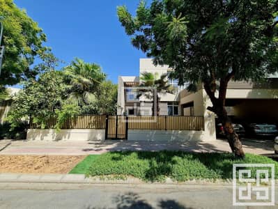 MODERN STYLE | INDENDENT  | 5 BR VILLA |