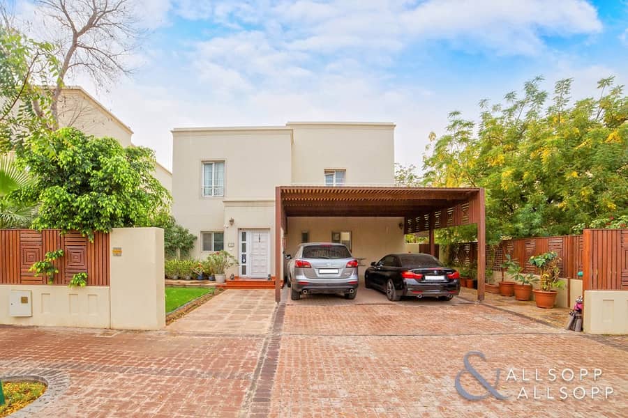 Upgraded | 3 Beds | Close to Pool & Park
