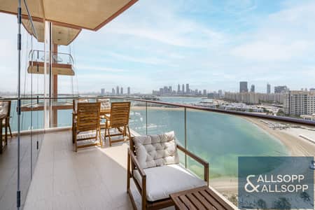 2 Bedroom Flat for Rent in Palm Jumeirah, Dubai - Balcony Area