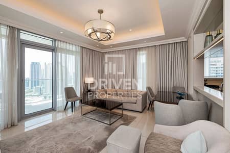 2 Bedroom Flat for Rent in Downtown Dubai, Dubai - Luxury and Burj Khalifa View | Serviced Apt