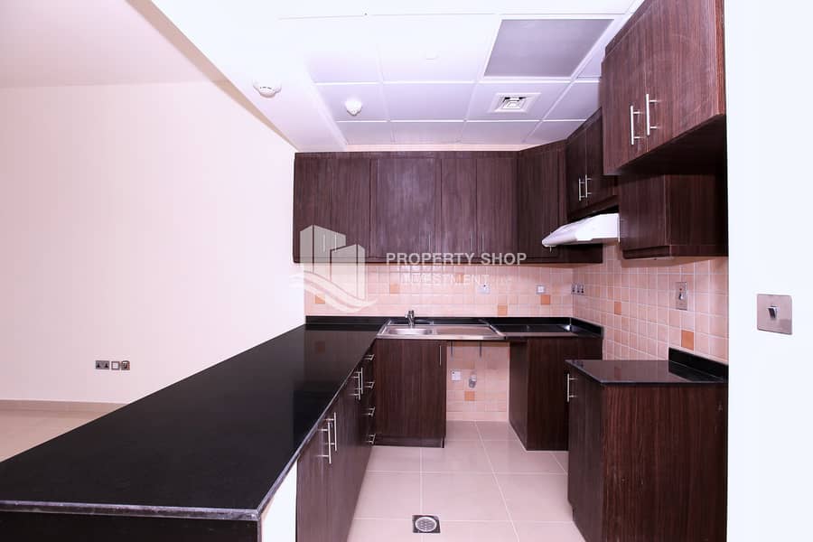 4 studio-apartment-abu-dhabi-al-reem-island-city-of-lights-hydra-avenue-kitchen. JPG