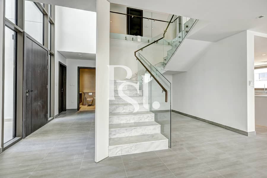 4 4-bedroom-yas-acres-th353-4y-staircase. jpg