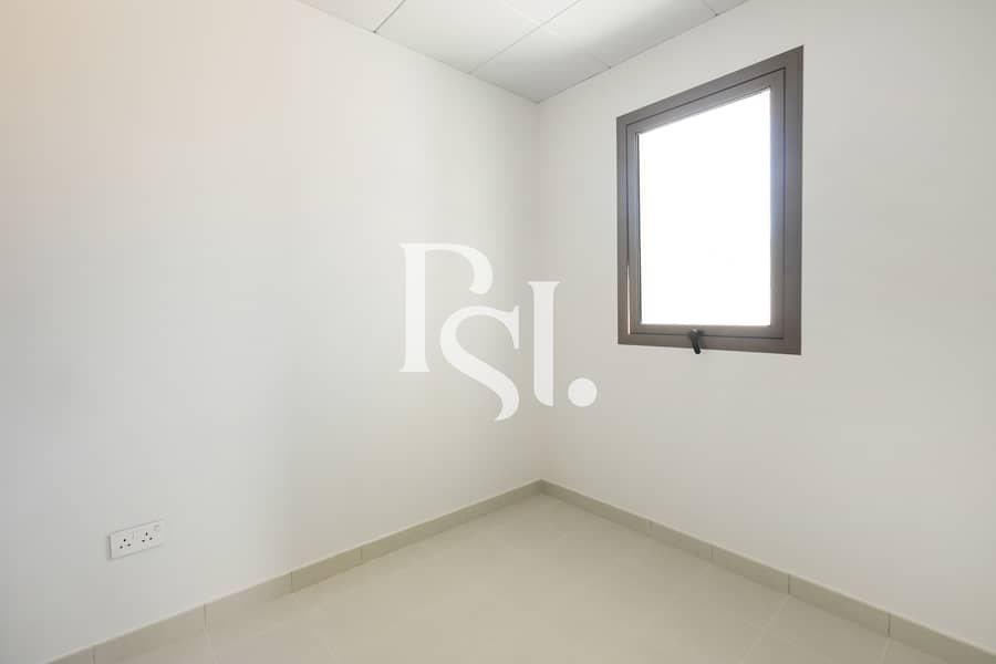 11 4-bedroom-yas-acres-th353-4y -maids-room. jpg