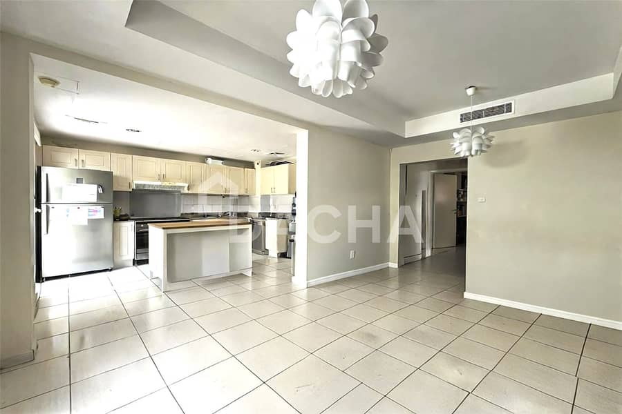 Large Garden |  Bright Unit | Tenanted