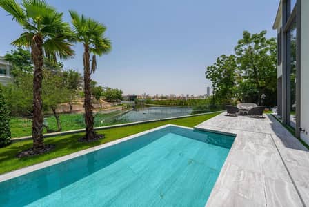 4 Bedroom Villa for Sale in Jumeirah Islands, Dubai - Fully Renovated | Lake View | Furnished