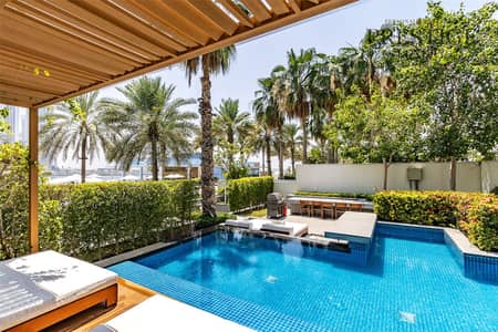 4 Bedroom Apartment for Sale in Palm Jumeirah, Dubai - Triplex Villa | Skyline Views | High ROI