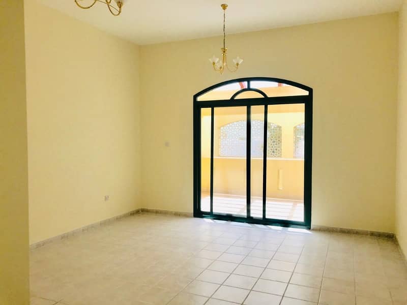 Best Price !! 4000 square feet commercial villa for rent on main road