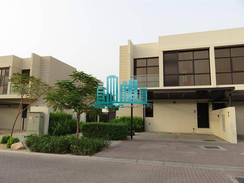 live in Luxurious furnished by Paramount live in Luxurious furnished by Paramount