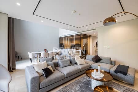 3 Bedroom Villa for Sale in Jumeirah, Dubai - Upgraded Villa and Sea View from the Rooftop