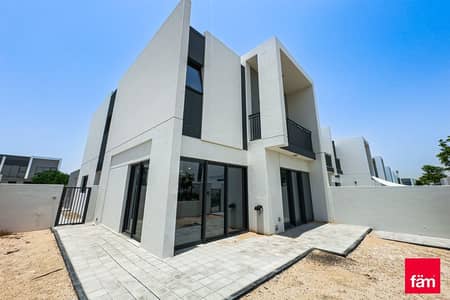 4 Bedroom Villa for Rent in Dubailand, Dubai - Single Row | Corner Villa | Near to Amenities