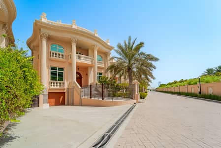 4 Bedroom Villa for Rent in Palm Jumeirah, Dubai - Royal Villa | Fully Furnished | Beach Access