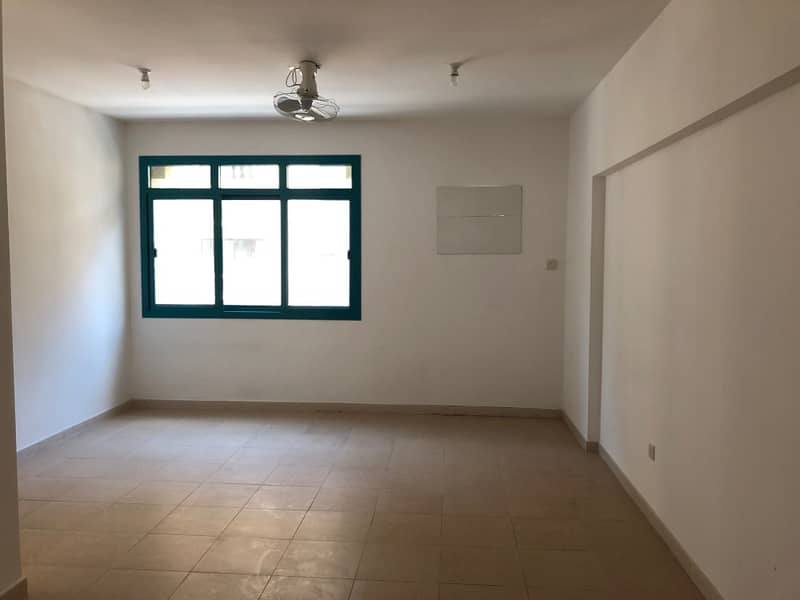 شقة في المرقبات،ديرة 2 غرف 67000 درهم - 4003017
