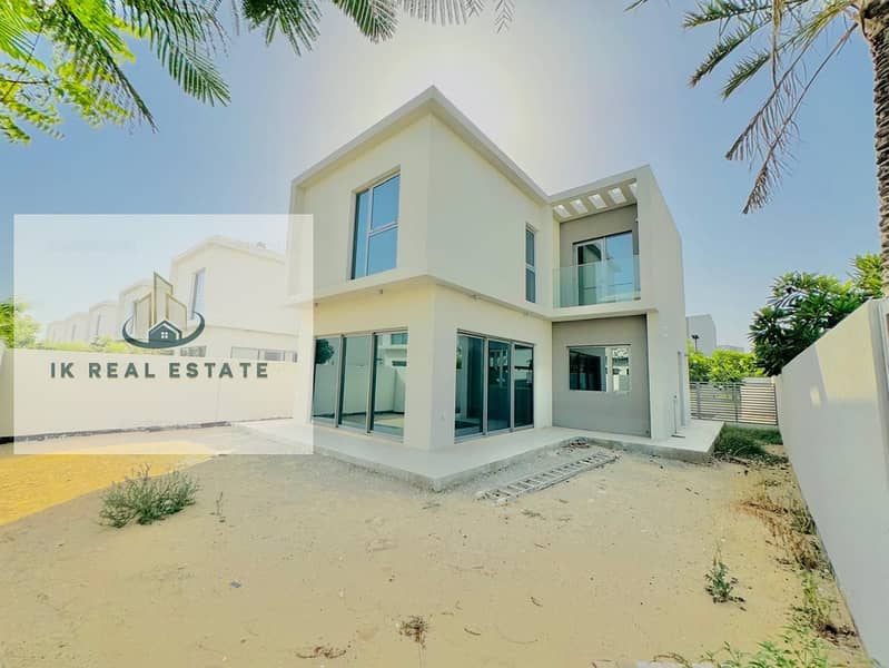 Hot offer 3BHK Apartment with closed kitchen, 5 washroom, for rent in