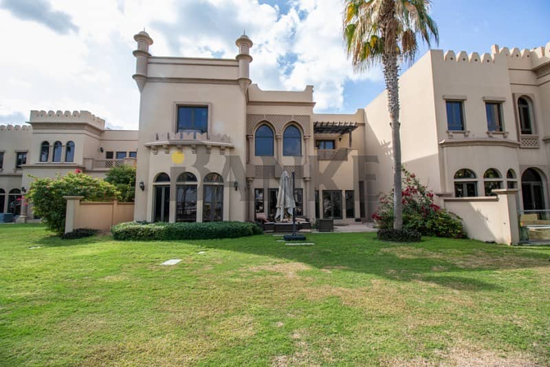Price Dropped. Canal Cove Villa in Palm