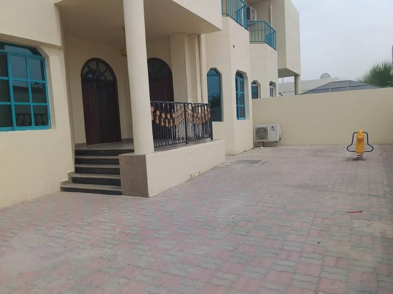 Spacious 4 BHK D/S Villa with majlis, living dining, split A/C, driver room, maid room, covd parking