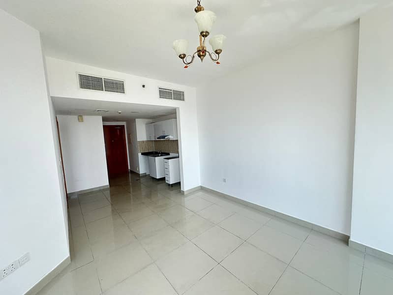 8 7ec7ec75-2bd2-47fc-9995-2c0820c7ee42. jpg