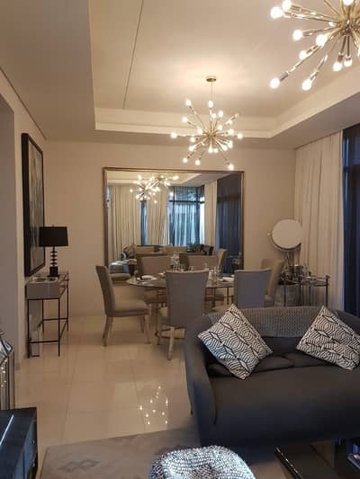 For lovers of glamor and luxury For lovers of glamor and luxury