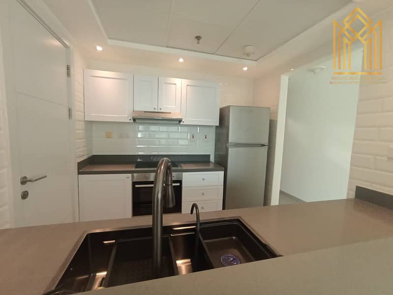 8 KITCHEN. jpg