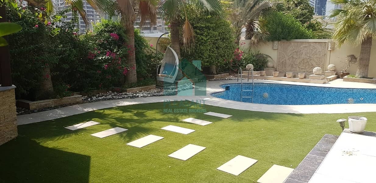 Fully Upgraded | Luxurious Villa  | Pool + Jacuzzi