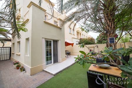 فیلا 2 غرفة نوم للبيع في الينابيع، دبي - 2 Bedroom | Upgraded Villa | Corner Plot فیلا 2 غرفة نوم للبيع في الينابيع، دبي - 2 Bedroom | Upgraded Villa | Corner Plot